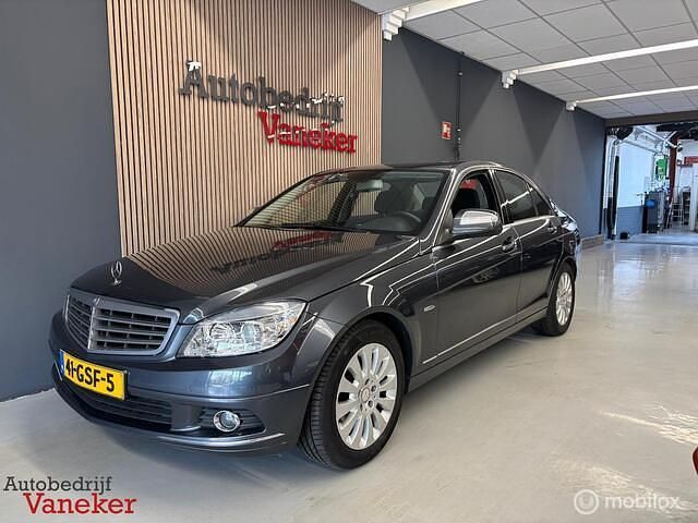 Grijs (metallic) Gebruikt 2008 Mercedes C180 Business Sedan | € 7.995 (Eerlijke prijs) - Afbeelding 1/4