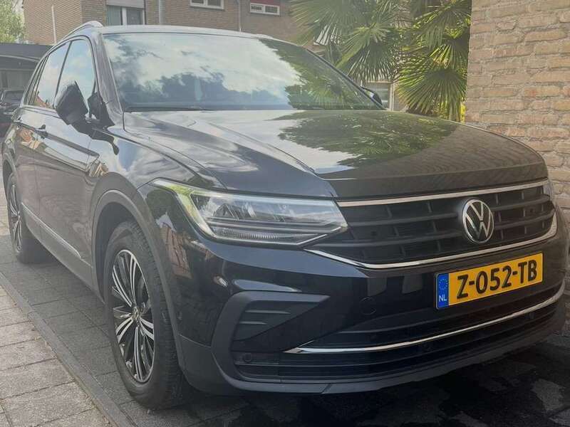 Zwart Gebruikt 2021 VW Tiguan Elegance SUV | € 29.000 (Super prijs) - Afbeelding 1/4