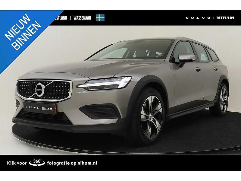 Gebruikt 2018 Volvo V60 CC Pro Stationwagen | € 39.185 (Eerlijke prijs) - Afbeelding 1/4