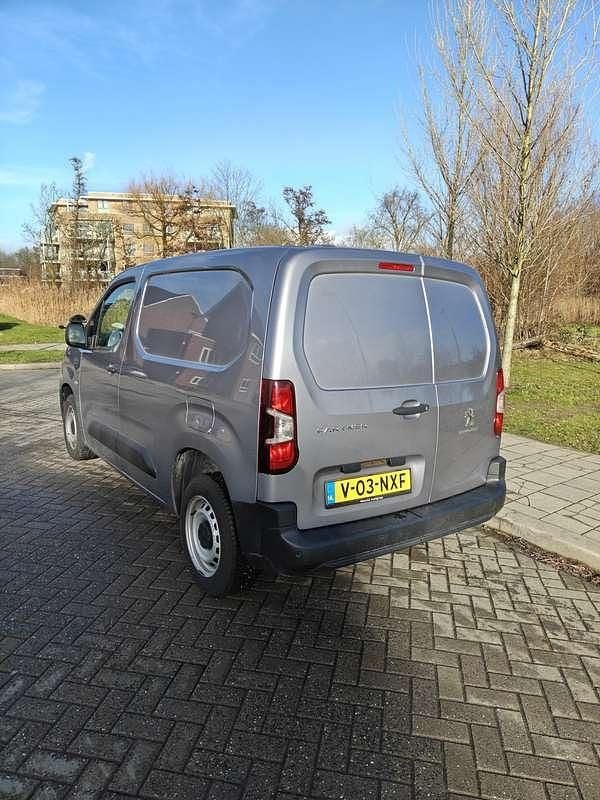 Occasion Peugeot Partner 102 PK (75 kW) 2022 Grijs MPV