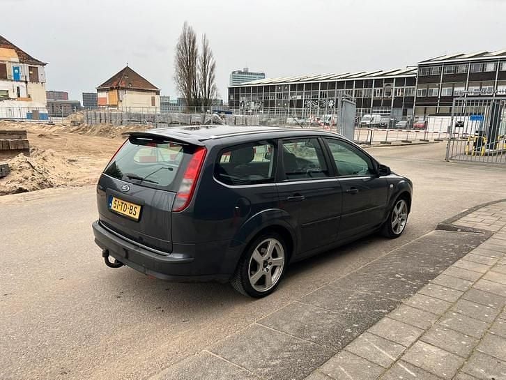 Occasion Ford Focus Futura 101 PK (74 kW) 2006 Grijs Stationwagen