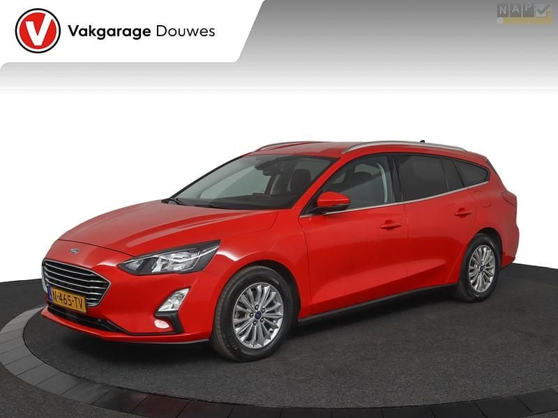 Rood Gebruikt 2022 Ford Focus Business Edition Stationwagen | € 20.950 (Goede deal) - Afbeelding 1/4