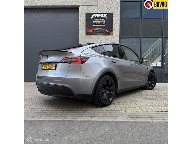 Zilver Occasion 2024 Tesla Model Y SUV | € 37.890 (Eerlijke prijs) - Afbeelding 1/4