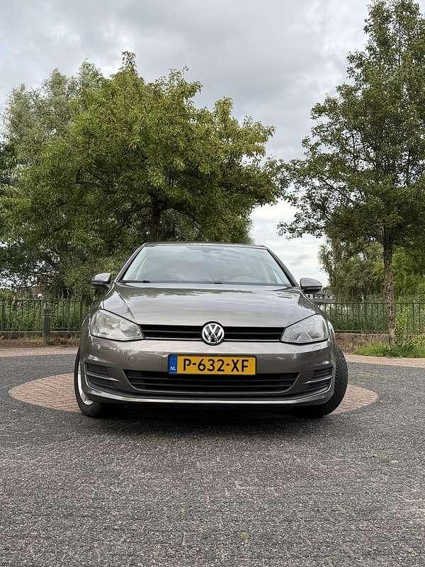 Grijs Gebruikt 2013 VW Golf VII Trendline Hatchback | € 8.300 (Eerlijke prijs) - Afbeelding 1/4