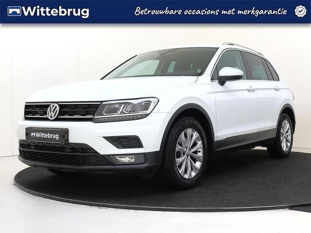 Wit Occasion 2019 VW Tiguan Comfortline SUV | € 23.425 (Super prijs) - Afbeelding 1/3