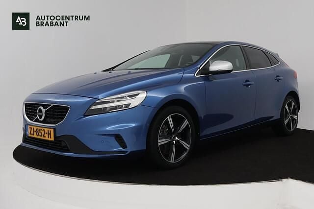 Blauw Gebruikt 2019 Volvo V40 Stationwagen | € 18.445 (Eerlijke prijs) - Afbeelding 1/4