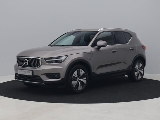 Grijs Gebruikt 2020 Volvo XC40 Business Edition SUV | € 26.750 (Goede deal) - Afbeelding 1/4