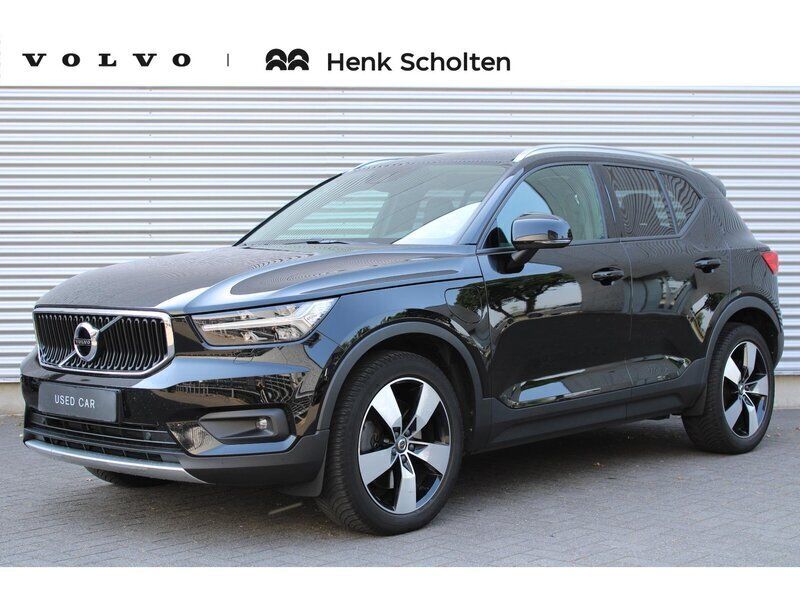 Zwart Gebruikt 2020 Volvo XC40 Momentum SUV | € 33.950 (Eerlijke prijs) - Afbeelding 1/4