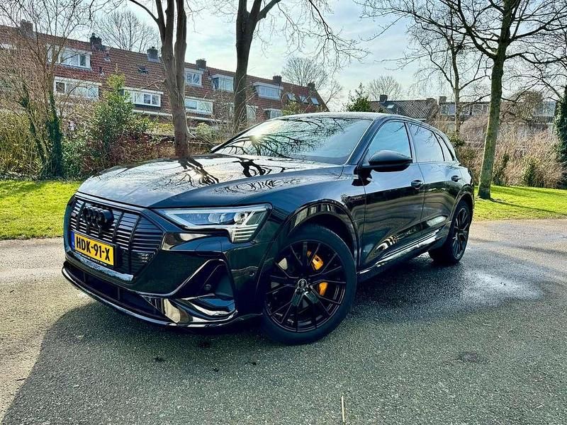 Gebruikt 2022 Audi e-tron Black Edition SUV | € 42.500 (Eerlijke prijs) - Afbeelding 1/4