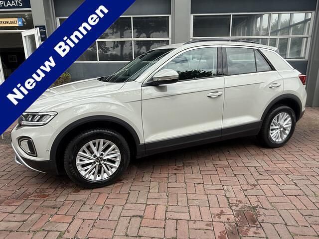 Grijs Gebruikt 2024 VW T-Roc Business SUV | € 32.950 (Eerlijke prijs) - Afbeelding 1/4
