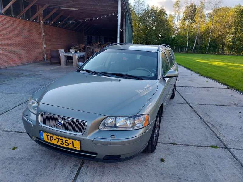 Groen Gebruikt 2006 Volvo V70 Stationwagen | € 1.500 - Afbeelding 1/4