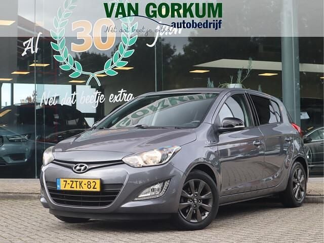 Grijs Gebruikt 2015 Hyundai i20 Hatchback | € 6.450 (Goede deal) - Afbeelding 1/4
