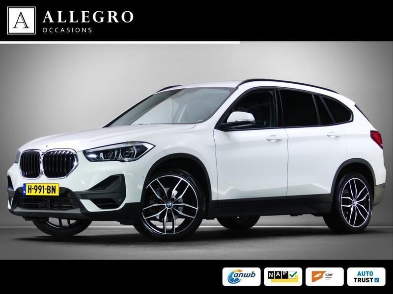 Wit Gebruikt 2020 BMW X1 Executive SUV | € 24.745 (Eerlijke prijs) - Afbeelding 1/4