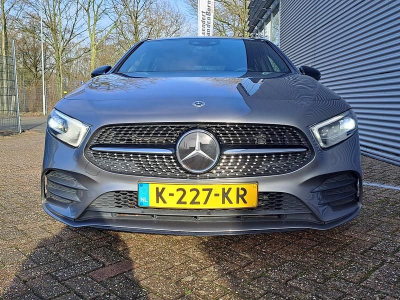 Occasion Mercedes A180 Business 136 PK (100 kW) 2021 Grijs metallic Hatchback