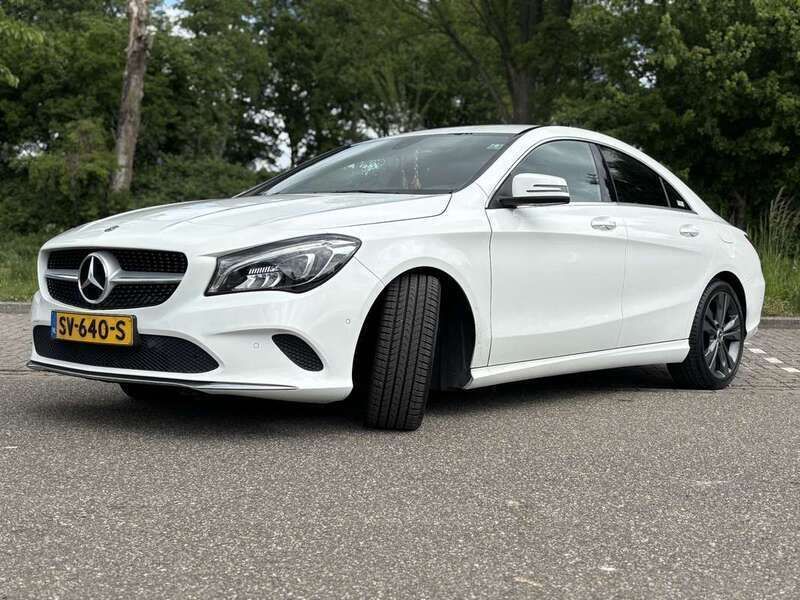 Wit Gebruikt 2018 Mercedes CLA180 Business Sedan | € 18.000 (Eerlijke prijs) - Afbeelding 1/4