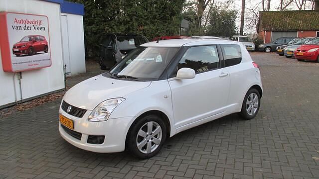 Wit Occasion 2010 Suzuki Swift Hatchback | € 3.495 (Eerlijke prijs) - Afbeelding 1/4