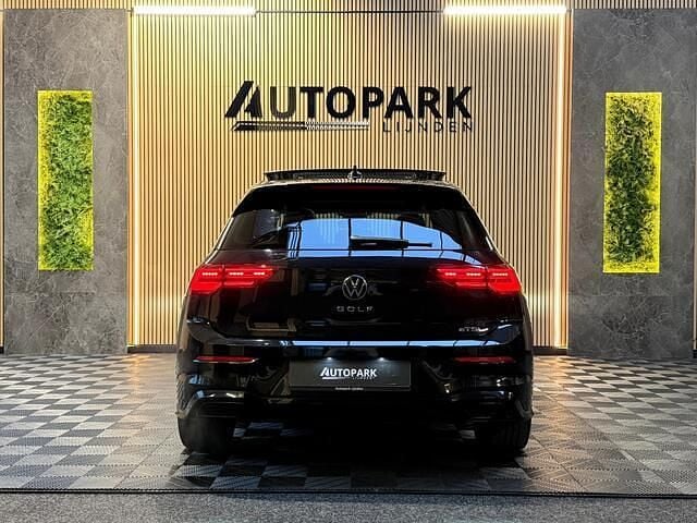 Occasion VW Golf VIII R-line 150 PK (110 kW) 2023 Zwart Hatchback