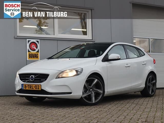 Wit Gebruikt 2014 Volvo V40 R-Design Hatchback | € 8.450 (Goede deal) - Afbeelding 1/4