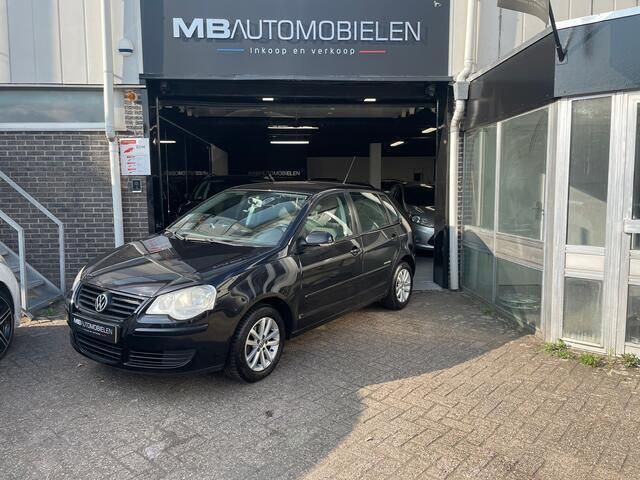 Zwart Gebruikt 2009 VW Polo Trendline Hatchback | € 2.999 (Eerlijke prijs) - Afbeelding 1/4