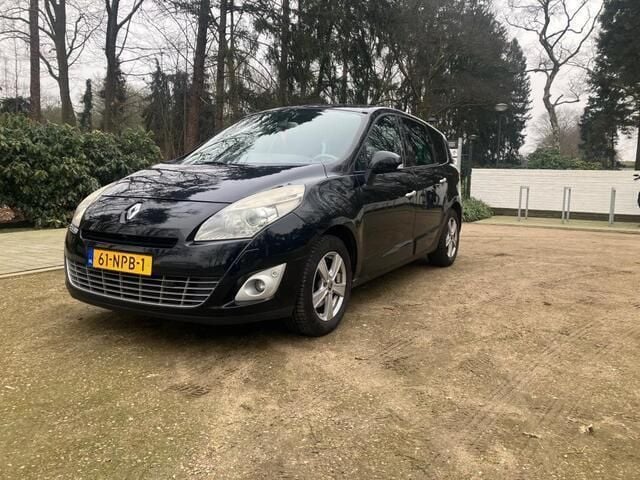 Zwart Gebruikt 2010 Renault Grand Scénic III Privilege MPV | € 6.750 - Afbeelding 1/2