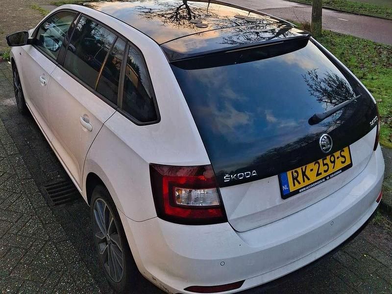 Wit Gebruikt 2018 Skoda Rapid Drive Hatchback | € 7.000 (Goede deal) - Afbeelding 1/4