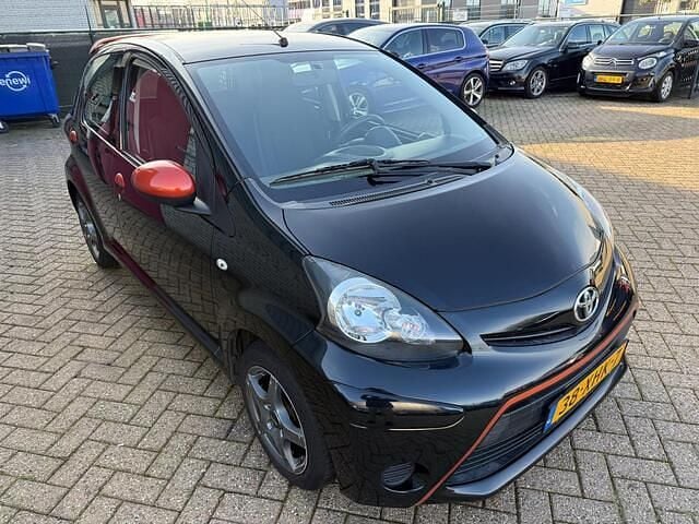 Occasion Toyota Aygo Comfort 68 PK (50 kW) 2012 Zwart (metallic) Hatchback