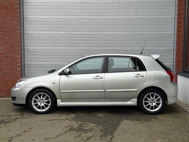 Occasion Toyota Corolla Anniversary 110 PK (80 kW) 2006 Grijs (metallic) Hatchback