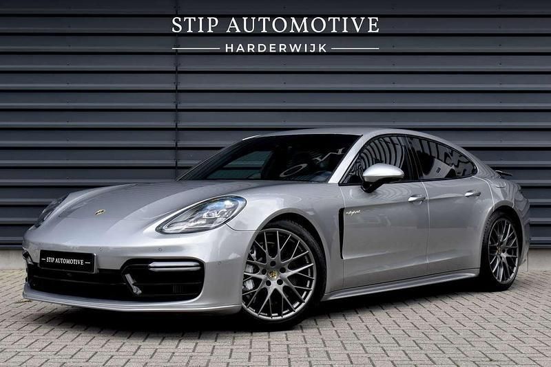 Grijs, metallic lak Gebruikt 2017 Porsche Panamera Sport Sedan | € 57.900 (Goede deal) - Afbeelding 1/4