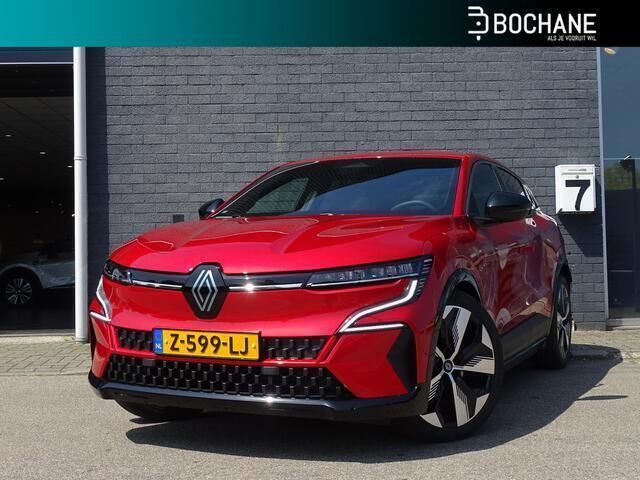 Rouge flamme (nnp) Gebruikt 2024 Renault Mégane Techno Hatchback | € 28.900 (Eerlijke prijs) - Afbeelding 1/4