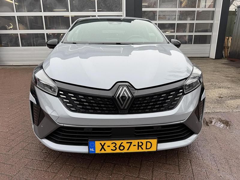 Occasion Renault Clio V Bose Edition 143 PK (105 kW) 2024 Grijs Hatchback