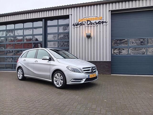 Occasion Mercedes B180 Ambition 122 PK (89 kW) 2012 Grijs (metallic) MPV