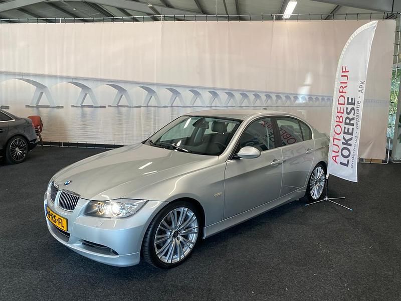 Grijs Gebruikt 2005 BMW 325 Executive Sedan | € 10.945 (Duur) - Afbeelding 1/4