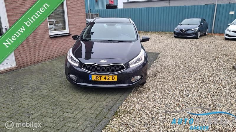 Zwart (metallic) Occasion 2015 Kia Ceed Sportswagon Stationwagen | € 9.750 (Eerlijke prijs) - Afbeelding 1/4