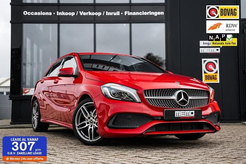 Rood Gebruikt 2017 Mercedes A180 Business Hatchback | € 18.990 (Eerlijke prijs) - Afbeelding 1/4