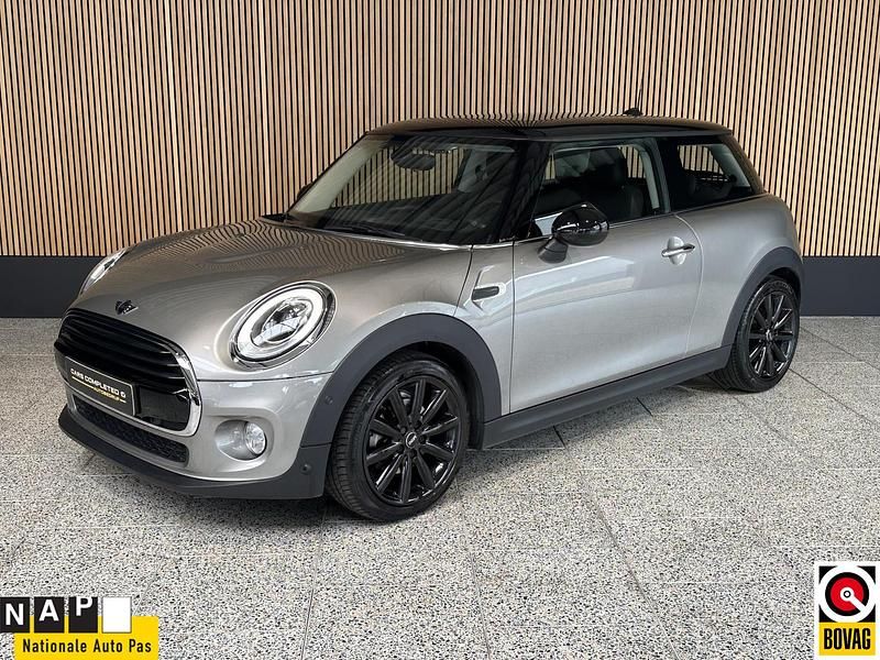 Grijs Gebruikt 2017 Mini Cooper Business Hatchback | € 17.595 (Eerlijke prijs) - Afbeelding 1/4