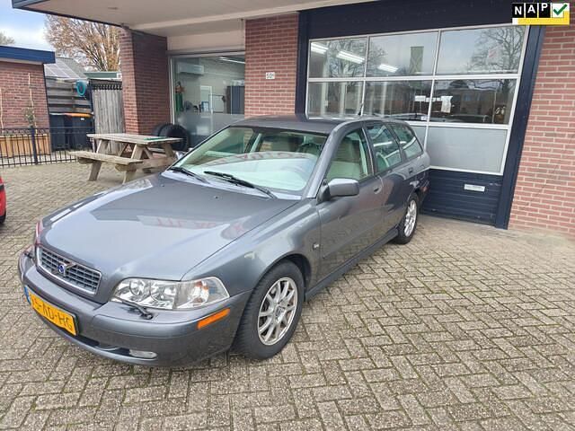 Grijs Gebruikt 2003 Volvo V40 Stationwagen | € 1.950 (Eerlijke prijs) - Afbeelding 1/4