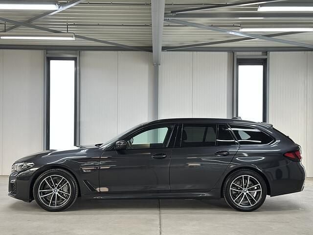 Occasion BMW 530e M Sport 292 PK (214 kW) 2024 Grijs (metallic) Stationwagen