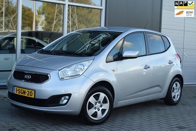 Grijs Gebruikt 2013 Kia Venga 2 Hatchback | € 6.999 (Goede deal) - Afbeelding 1/4