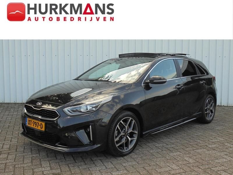 Zwart, metallic lak Gebruikt 2019 Kia Ceed GT-Line Hatchback | € 17.895 (Duur) - Afbeelding 1/4