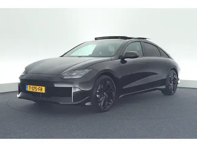 Blauw Occasion 2023 Hyundai Ioniq 6 Edition Sedan | € 34.949 (Eerlijke prijs) - Afbeelding 1/4