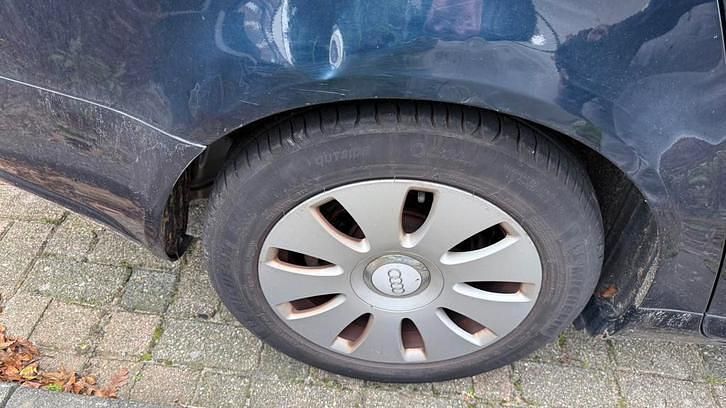 Gebruikt 2006 Audi A4 | € 2.800 (Iets duurder) - Afbeelding 1/4