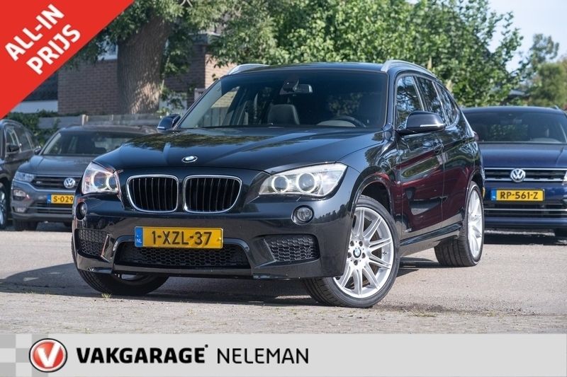 Zwart Gebruikt 2014 BMW X1 Executive SUV | € 19.737 - Afbeelding 1/4