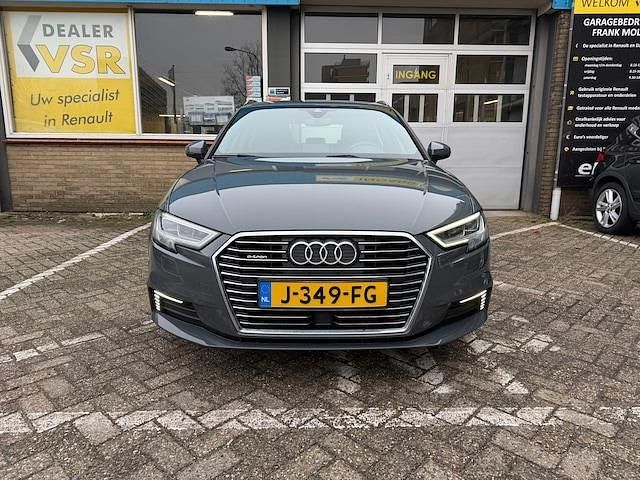 Occasion Audi A3 Sportback e-tron Sport 150 PK (110 kW) 2020 Grijs Hatchback
