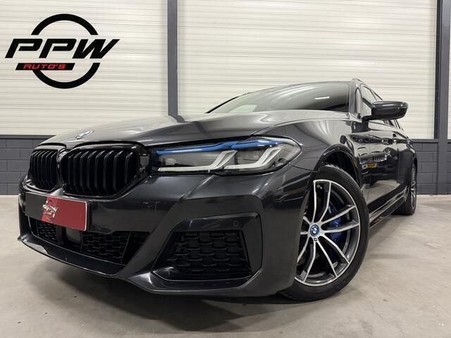 Grijs Gebruikt 2021 BMW 530e M Sport Stationwagen | € 29.850 (Goede deal) - Afbeelding 1/4