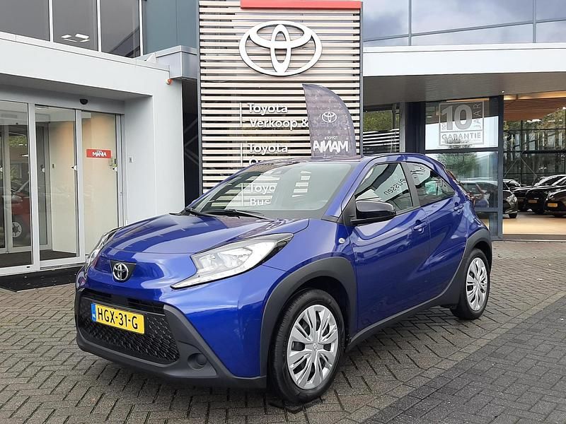 Blauw Gebruikt 2025 Toyota Aygo X X-play SUV | € 18.900 - Afbeelding 1/4