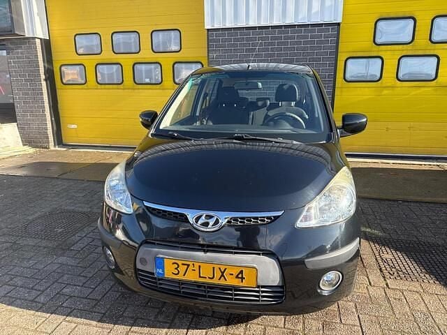 Zwart Occasion 2010 Hyundai i10 Hatchback | € 2.200 (Goede deal) - Afbeelding 1/4
