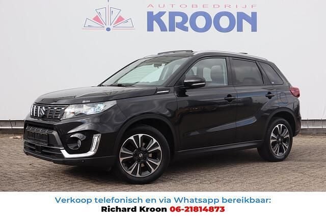 Zwart Gebruikt 2020 Suzuki Vitara SUV | € 22.900 (Eerlijke prijs) - Afbeelding 1/4