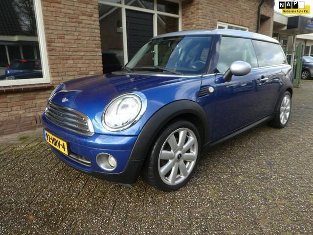 Blauw, metallic lak Gebruikt 2009 Mini Cooper Clubman Chili Stationwagen | € 4.950 (Eerlijke prijs) - Afbeelding 1/4