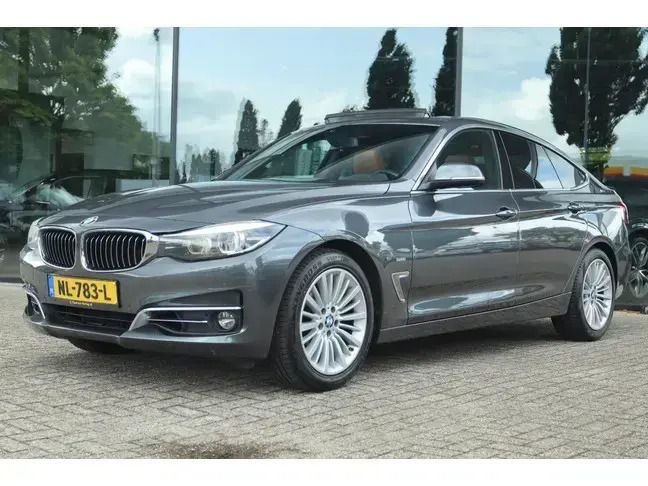 Grijs Gebruikt 2017 BMW 320 Gran Turismo Executive Hatchback | € 17.850 (Eerlijke prijs) - Afbeelding 1/4