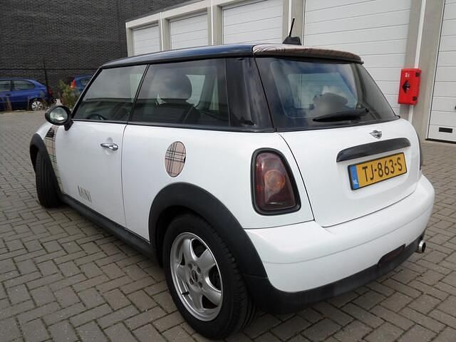 Occasion Mini ONE 95 PK (69 kW) 2007 Rood (metallic) Hatchback